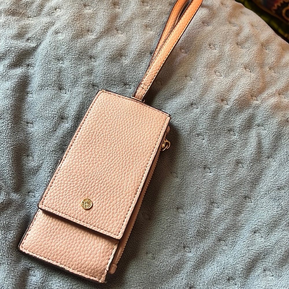 pink wallet